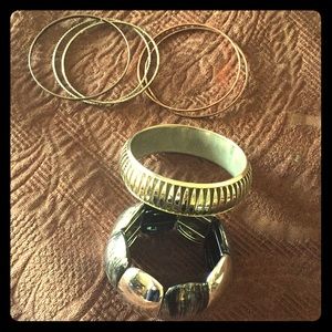 💕 Set of 7 Bracelets